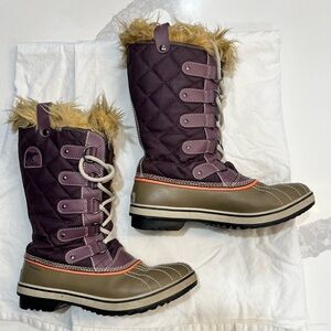 Sorel “Joan of Arctic” waterproof boot